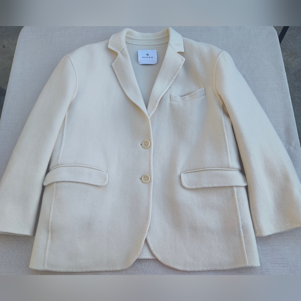 ANINE BING Quinn Ivory Single-Breasted Blazer  Wool 90%, Cashmere 10%